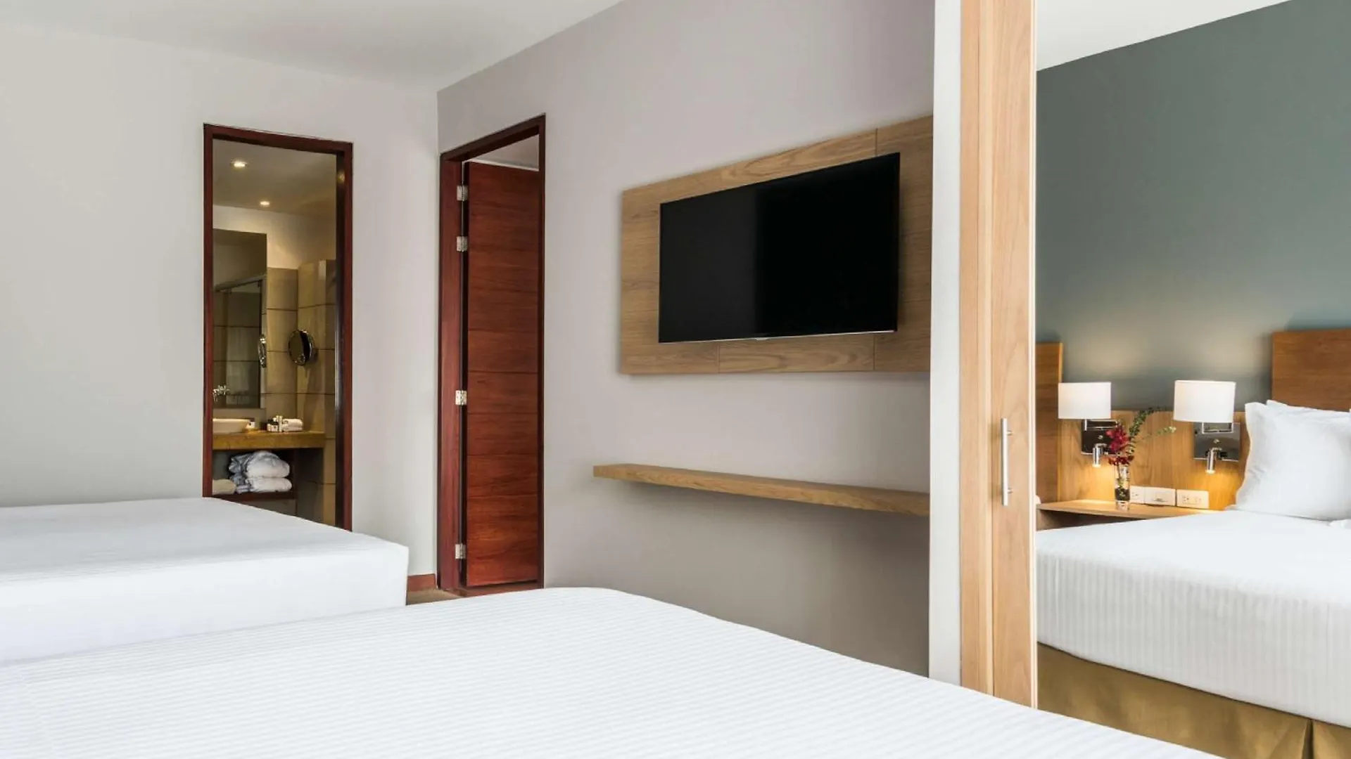 Cosmos 100 Hotel & Centro De Convenciones - Hoteles Cosmos بوغوتا
